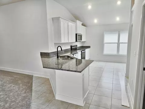 Kitchen - 7672 Bent Tree Loop, Saint Cloud, FL 34773 photo 1 of 2