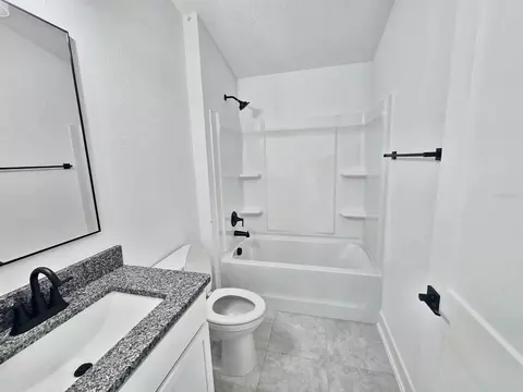 Bath - 7672 Bent Tree Loop, Saint Cloud, FL 34773 photo 2 of 2