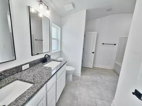 Bath - 7672 Bent Tree Loop, Saint Cloud, FL 34773 photo 1 of 2
