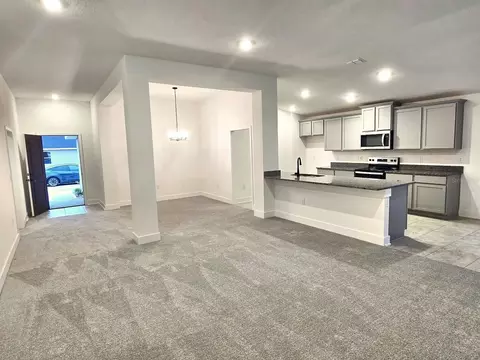 Living - 7678 Bent Tree Loop, Harmony, FL 34773 photo 2 of 5