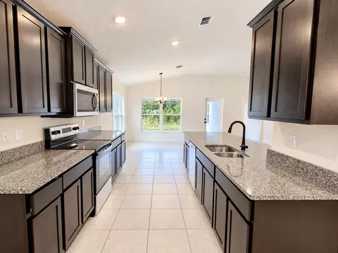Kitchen - 7696 Bent Tree Loop, Harmony, FL 34773 photo 1 of 1