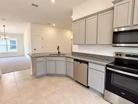 Kitchen - 7732 Bent Tree Loop, Saint Cloud, FL 34773 photo 2 of 2