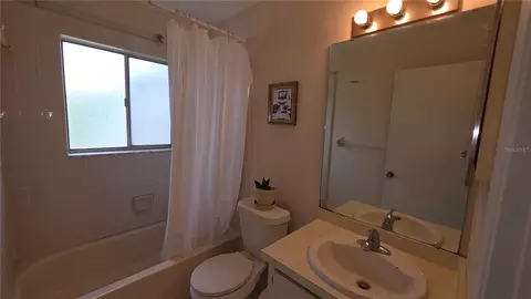 Bath - 7514 Herricks Loop, Orlando, FL 32835 photo 4 of 4