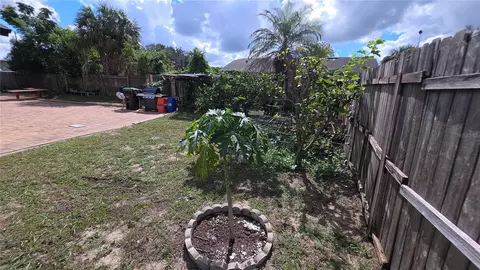 Exterior - 7514 Herricks Loop, Orlando, FL 32835 photo 5 of 7