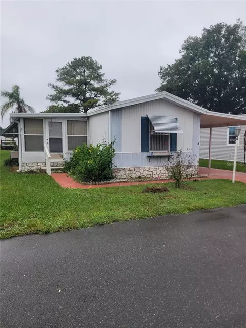 825 Michigan St, Wildwood, FL 34785