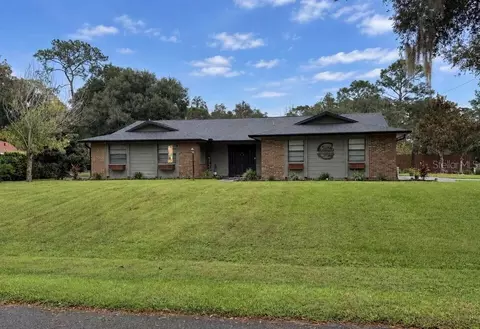 804 Lake Dr, Deland, FL 32724