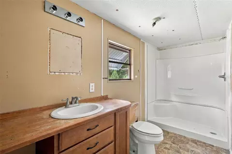 Bath - 8946 SW 33rd Ct, Ocala, FL 34476 photo 1 of 2