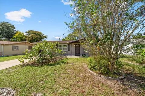 5017 Overlook Dr, New Port Richey, FL 34652