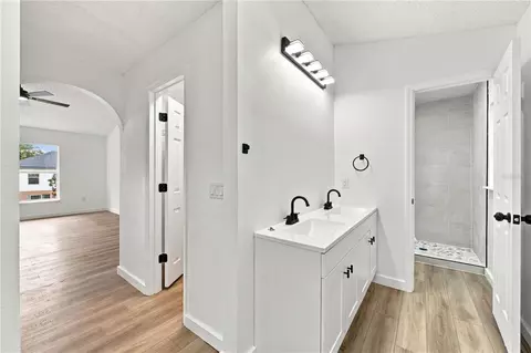Entry Way - 980 Mayfair St, Eustis, FL 32726 photo 6 of 10