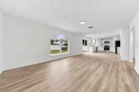 Living - 980 Mayfair St, Eustis, FL 32726 photo 3 of 11