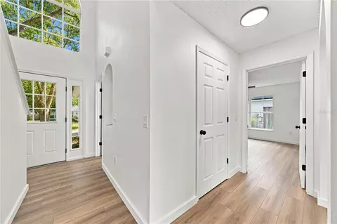 Entry Way - 980 Mayfair St, Eustis, FL 32726 photo 2 of 10