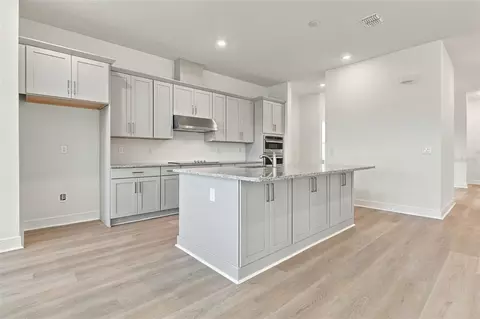 Kitchen - 5650 N Nectarine Dr, Windermere, FL 34786 photo 2 of 2