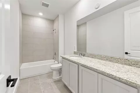 Bath - 5650 N Nectarine Dr, Windermere, FL 34786 photo 5 of 5
