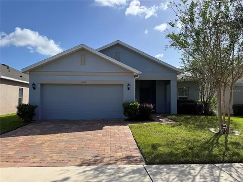 9511 Oglethorpe Dr, Groveland, FL 34736