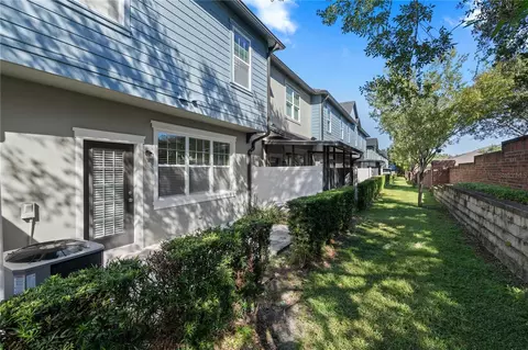 1083 Taramundi Dr, Oviedo, FL 32765 | MLS# O6451496 | 22 Photos - Movoto