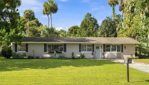 556 Oliver Dr, New Smyrna Beach, FL 32168