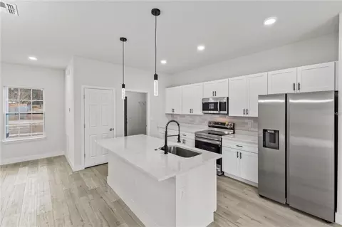 Kitchen - 2827 SW 161st Loop, Ocala, FL 34473 photo 3 of 4
