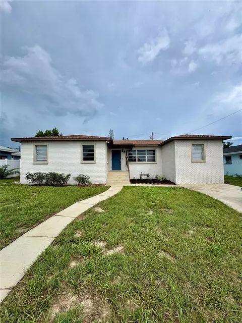911 Exmoor Way, Lake Wales, FL 33853