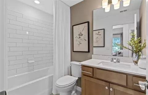 Bath - 14078 Ward Rd, Orlando, FL 32824 photo 4 of 4
