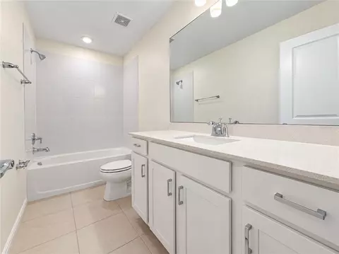 Bath - 9426 Lamine Way, Parrish, FL 34219 photo 5 of 5