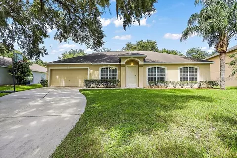 1706 Forest Glen Dr, Fruitland Park, FL 34731