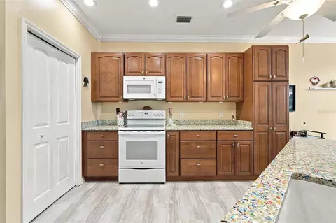 Kitchen - 2302 Addington Ct, Rockledge, FL 32955 photo 6 of 8