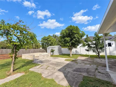 Exterior - 8515 Patsy St, Tampa, FL 33615 photo 3 of 6