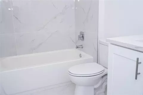 Bath - 42024 Chinaberry St, Eustis, FL 32736 photo 6 of 6