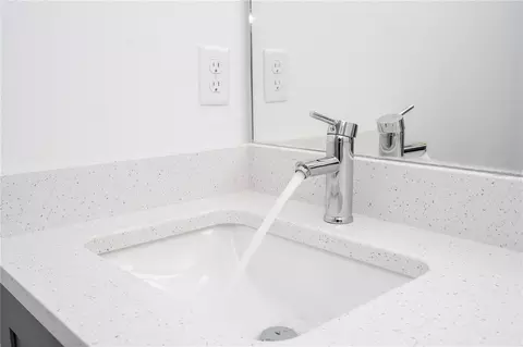 Bath - 42024 Chinaberry St, Eustis, FL 32736 photo 2 of 6