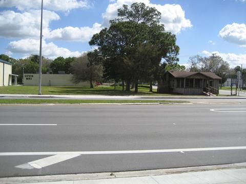 300 N Parrott Ave, Okeechobee, FL 34973 photo 1