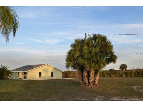1066 Maple St, Okeechobee, FL 34974 photo 1