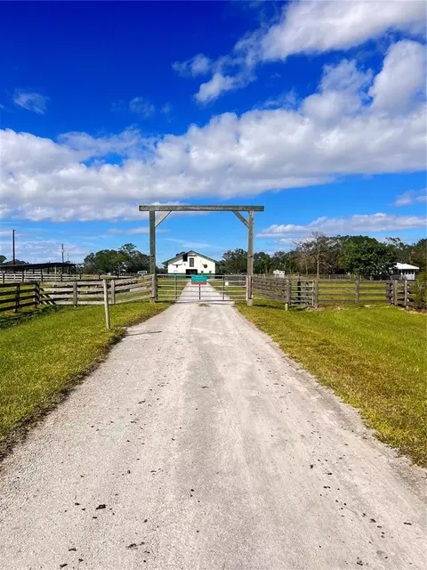 1000 NW 50th Dr, Okeechobee, FL 34972 photo 1