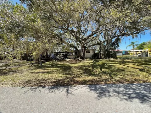 281 NW Riverside Rd, Okeechobee, FL 34974