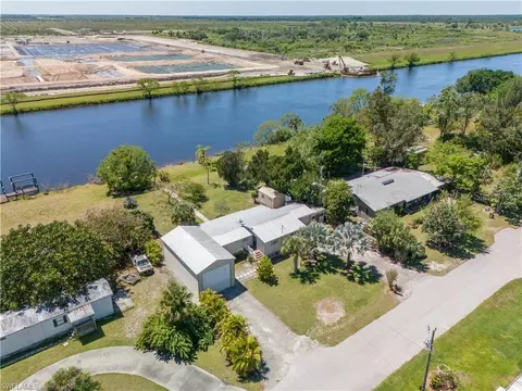 1014 E Anchor Ln, Moore Haven, FL 33471