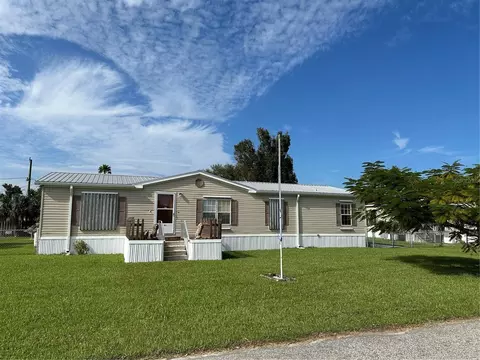 1054 Andrea Ln, Okeechobee, FL 34974 photo 1