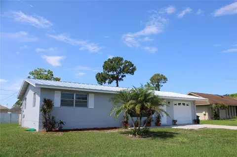 140 SE Duxbury Ave, Port Saint Lucie, FL 34983