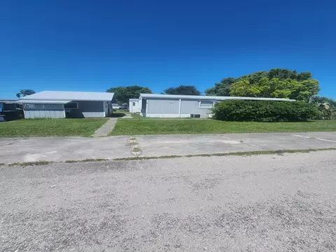 1069 Lemon St, Okeechobee, FL 34974