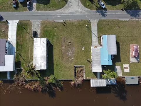 1471 Lake Dr, Okeechobee, FL 34974