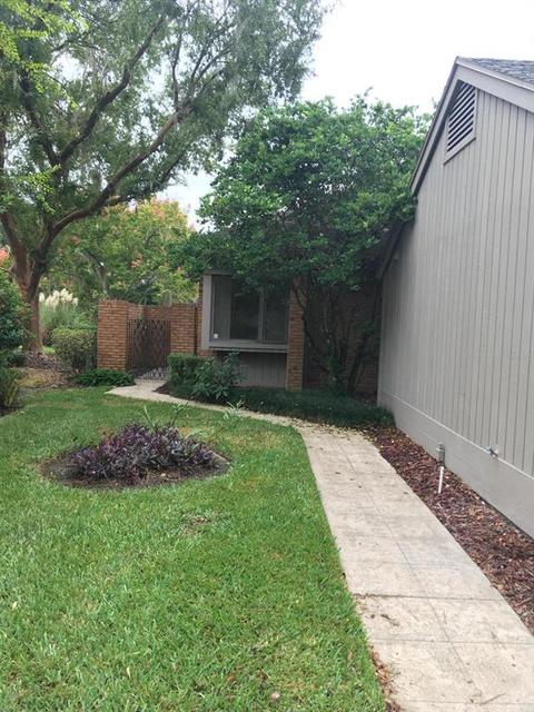 1761 SE Clatter Bridge Rd, Ocala, FL 34471 photo 1