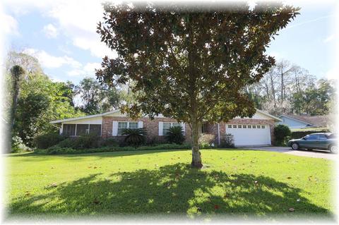 2002 NE 5th Pl, Ocala, FL 34470 photo 1