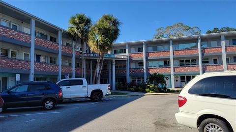 4300 58th St N #1902, Kenneth City, FL 33709