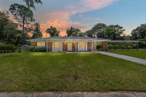 2918 NE 18th Way, Gainesville, FL 32609