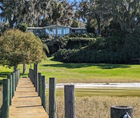 14330 SE 143rd Ter, Weirsdale, FL 32195