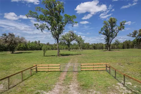 10 NW Ac Nw Hwy 318, Reddick, FL 32686