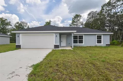 34 Malauka Ln, Ocklawaha, FL 32179