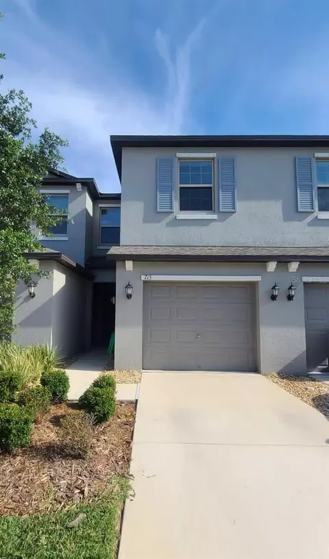 715 Royal Empress Dr, Ruskin, FL 33570