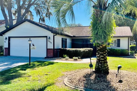 1020 Del Rio Dr, Lady Lake, FL 32159