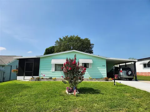 722 Saint Andrews Blvd, Lady Lake, FL 32159