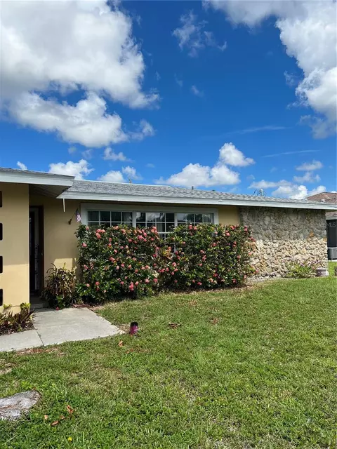 1704 SE 8th Ave, Cape Coral, FL 33990