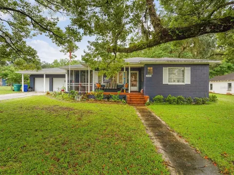 100 N Old Wire Rd, Wildwood, FL 34785